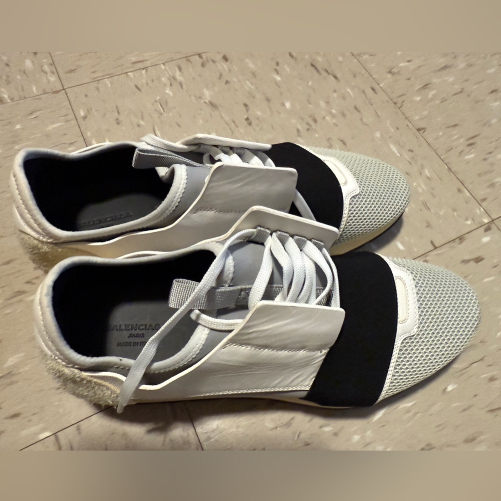 Balenciaga Mens 41 sneakers